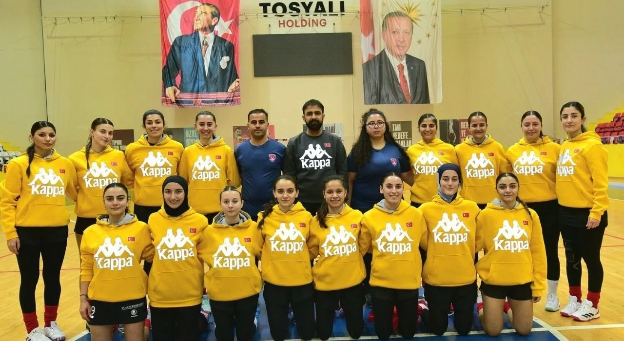 Kadın Hokey Milli Takımı Kampı Osmaniye’de