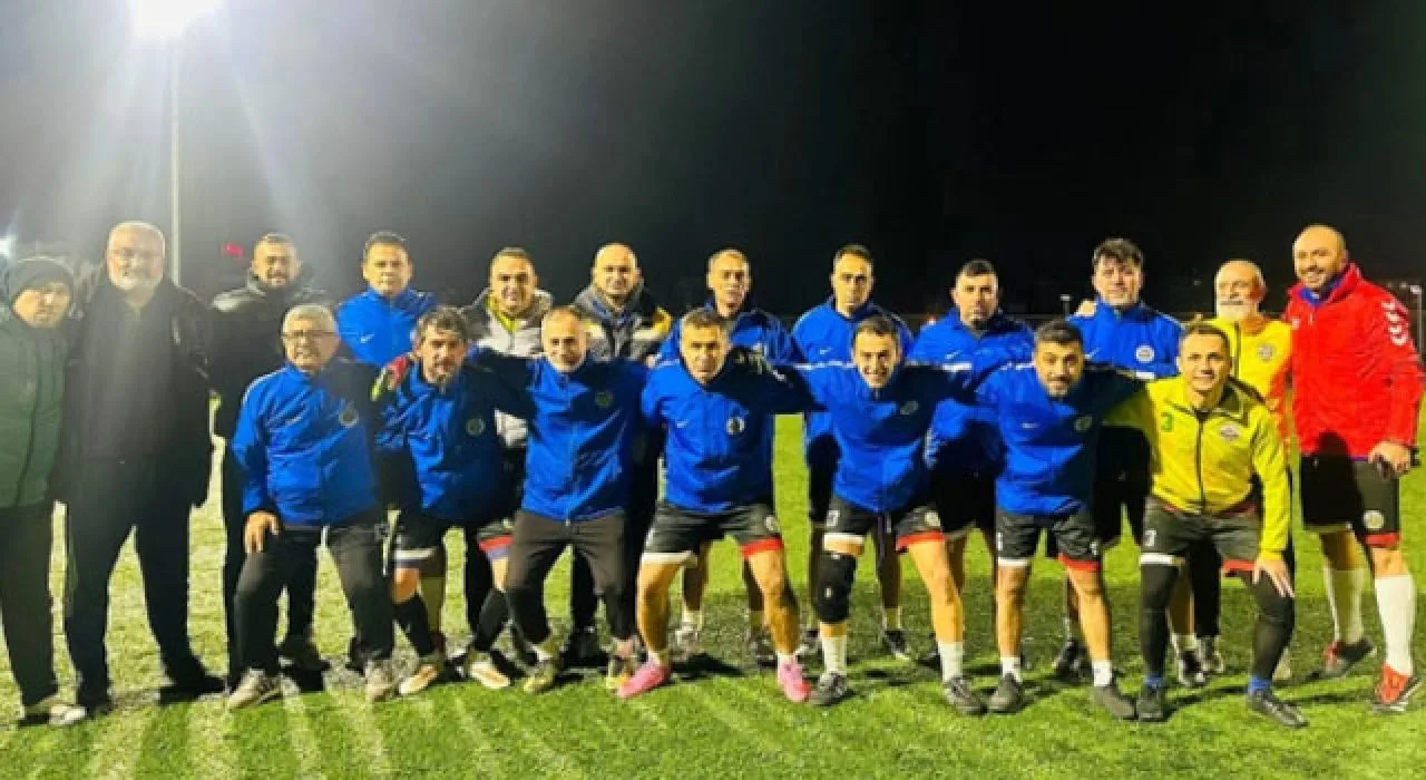 Osmaniye 7 Ocak Veteranlar İlk Yarıyı Lider Bitirdi