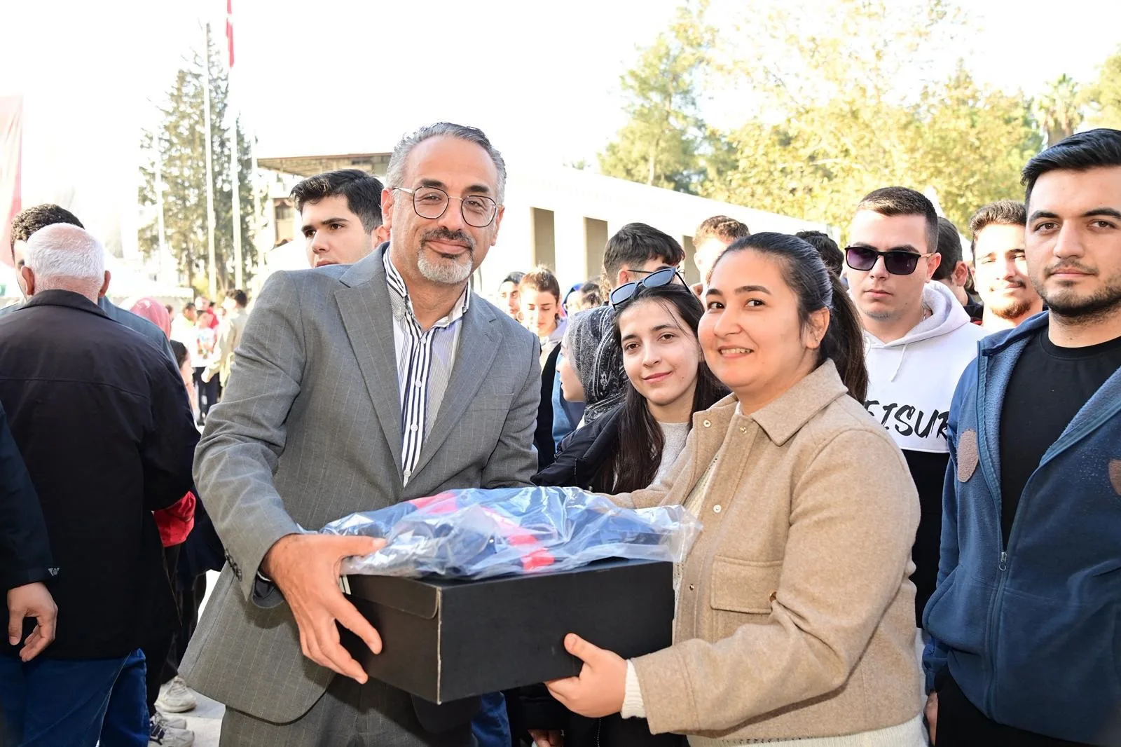 Osmaniye Belediyesi’nden Okü’lü Gençlere Destek