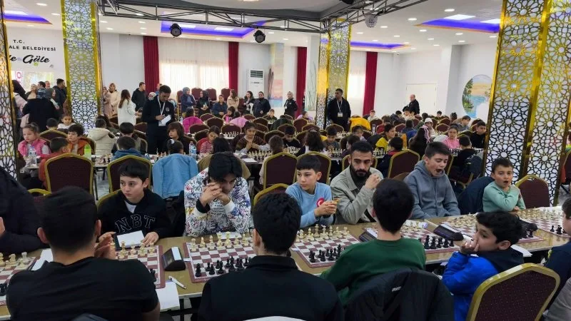 Toprakkale’de Kurtuluş Satranç Turnuvası Başladı1