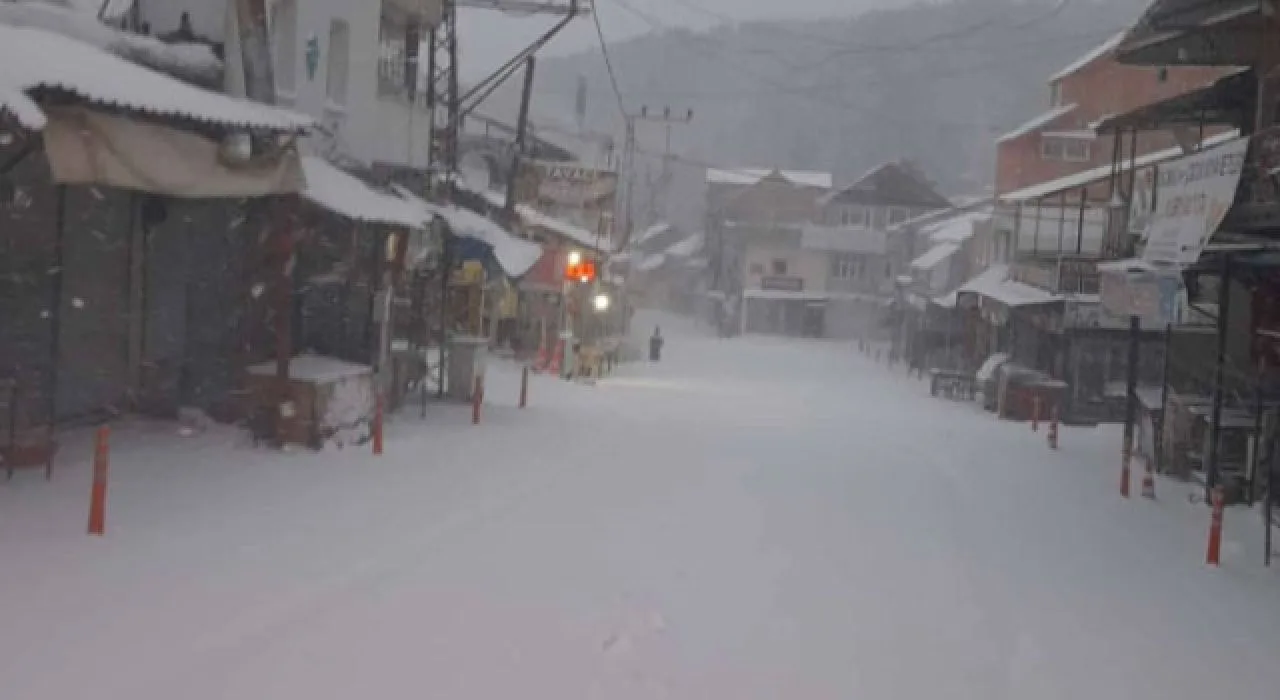 Zorkun Yaylası Karla Beyaza Büründü Zorkun Yaylası Karla Beyaza Büründü