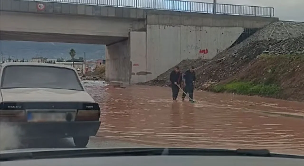 Osmaniye’de Sağanak Yağış Su Baskınlarına Neden Oldu