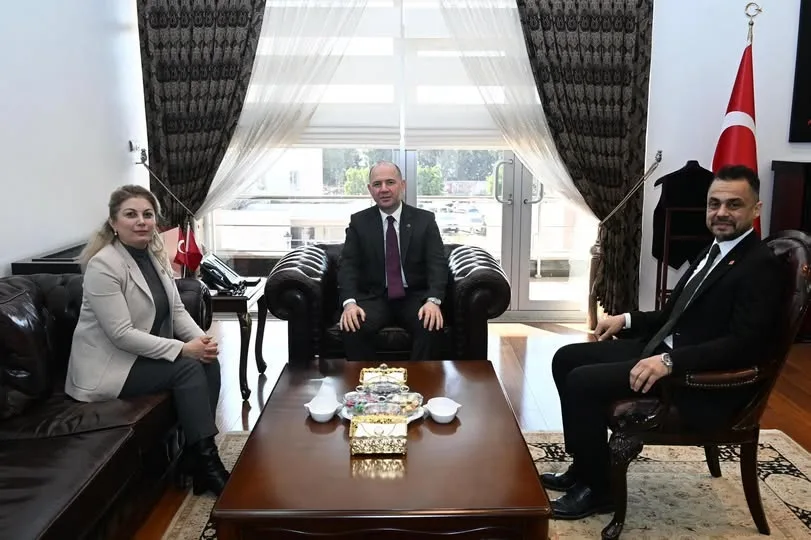 Asu Kaya’dan Vali Serdengeçti’ye Ziyaret Asu Kaya’dan Vali Serdengeçti’ye Ziyaret