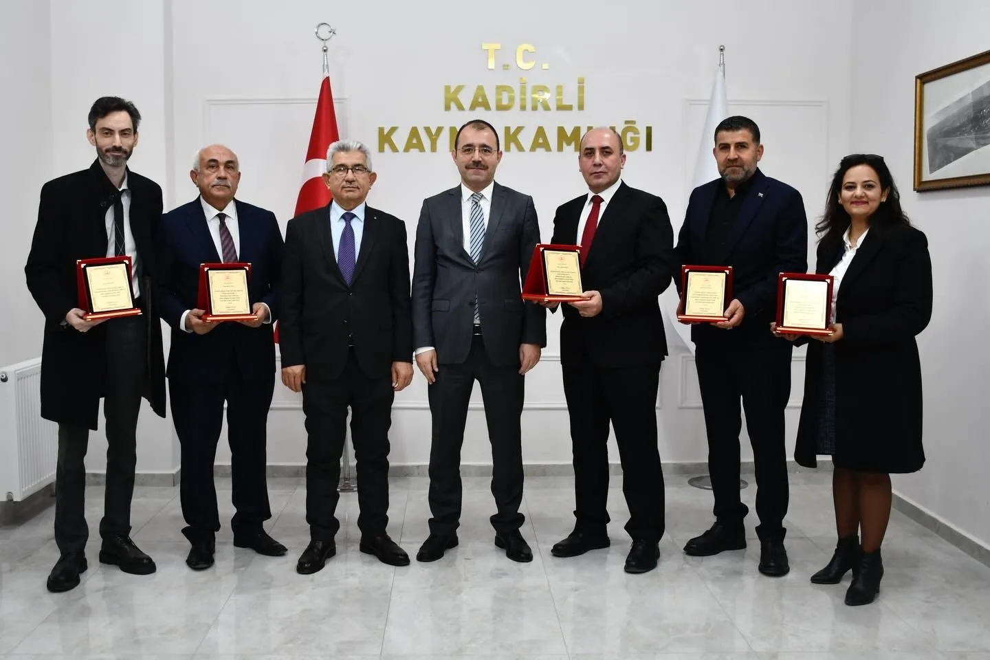 Kadirli’de Eğitime Destek Verenlere Plaket