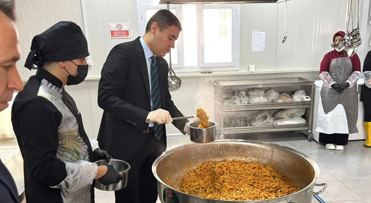 Toprakkale Sydv Aşevi Yüzlerce Haneye Ulaşıyor Toprakkale Sydv Aşevi Yüzlerce Haneye Ulaşıyor