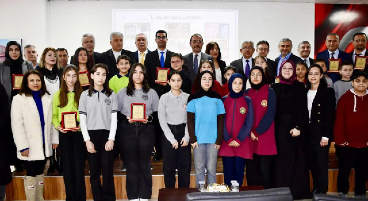 Kadirli’de Kitap Okuma Başarısı Ödüllendirildi