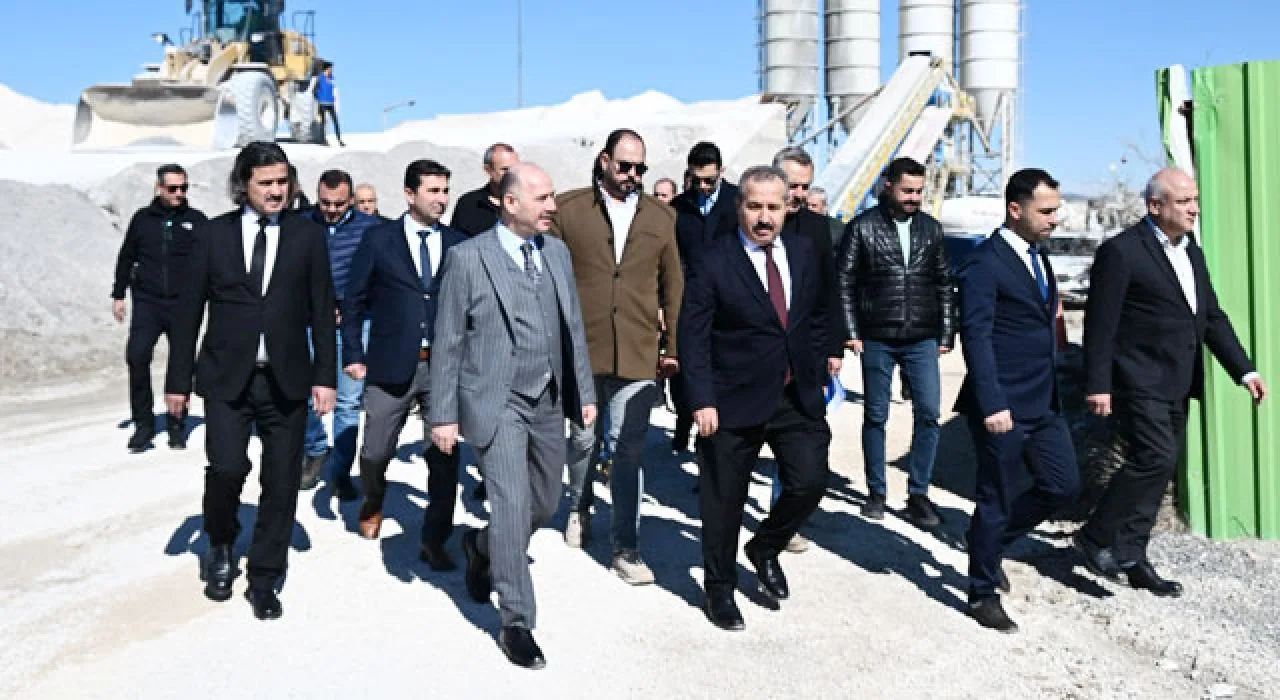 Osmaniye’de Yol Ve Altyapı Mesaisi Sürüyor