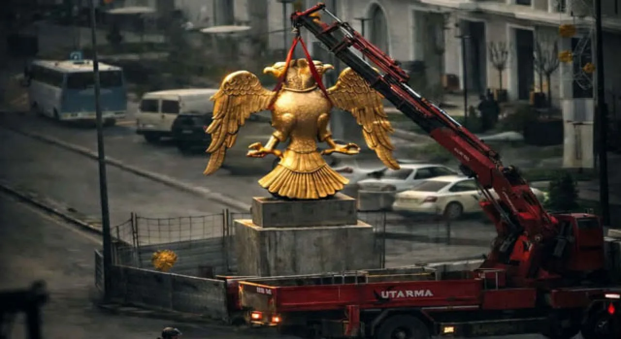 Osmaniye’ye Selçuklu Kartalı Heykeli Yerleştirildi