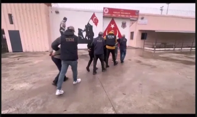 Osmaniye’de Deaş Operasyonu: 4 Kişi Tutuklandı Osmaniye’de Deaş Operasyonu: 4 Kişi Tutuklandı